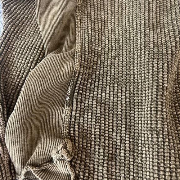 Free People FP One Waffle Knot Top Sweater Olive Green Brown Women’s Size S/P - Picture 9 of 9